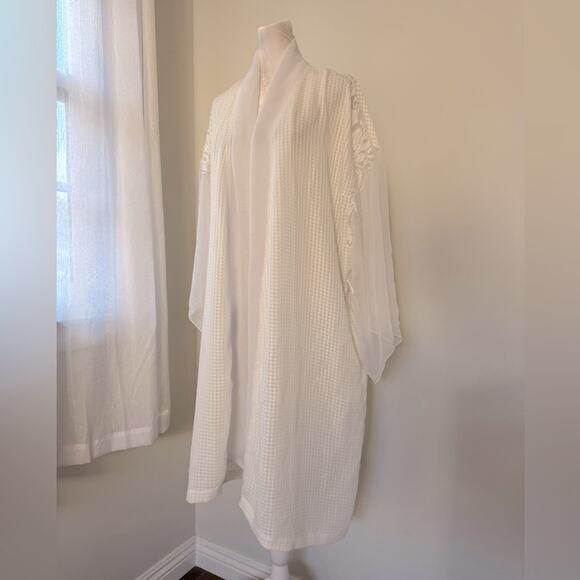 Vintage ‘90s Victoria’s Secret Gold Label White Waffle Print Sheer Robe - Picture 4 of 8